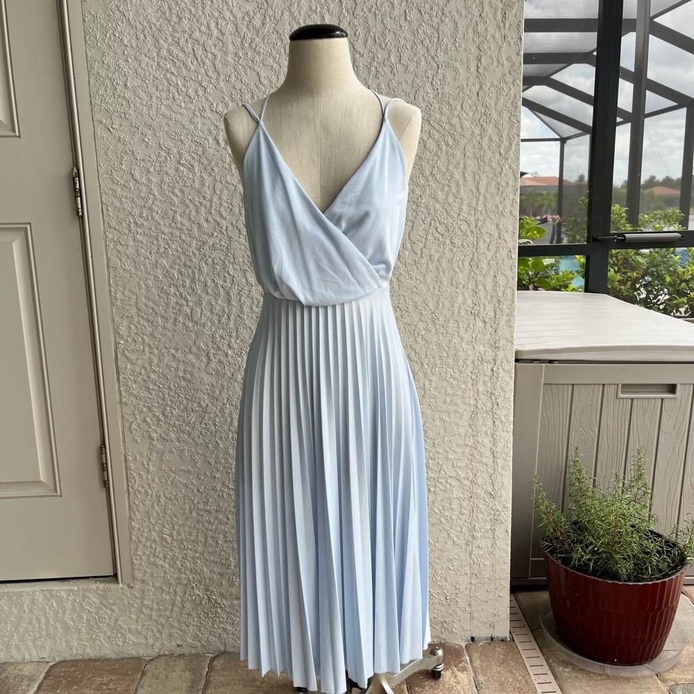 ASOS Light Blue Strappy Midi Dress w/ Pleated Skirt & Cut-out Back Design- sz 4 - Picture 3 of 11